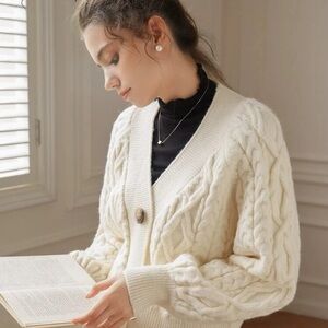 SHIEN: Crème Cable Knit Sweater S